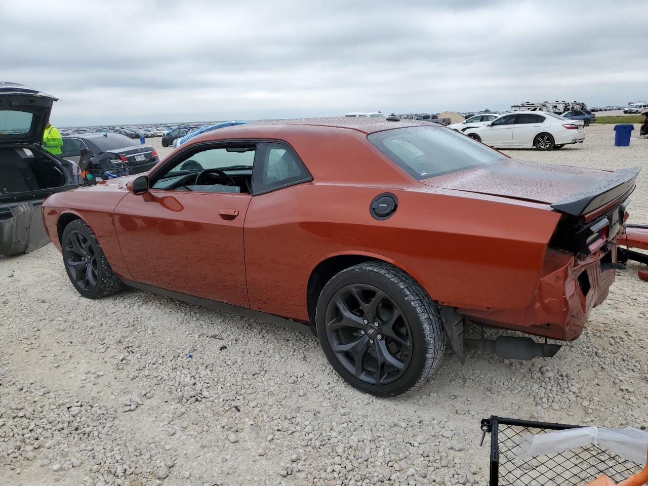 2C3CDZAG0LH254166 2020 DODGE CHALLENGER - Image 2