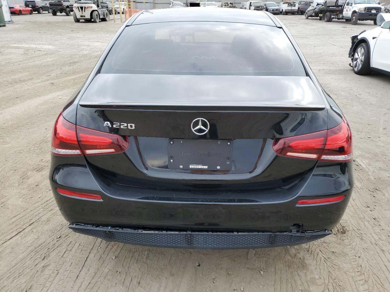 W1K3G4EB5LW042925 2020 Mercedes-Benz A 220