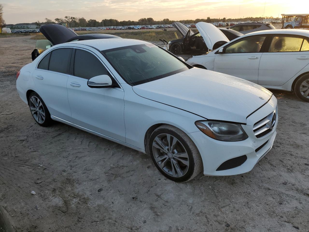 VIN 55SWF4JB3GU131174 2016 MERCEDES-BENZ C-CLASS no.4