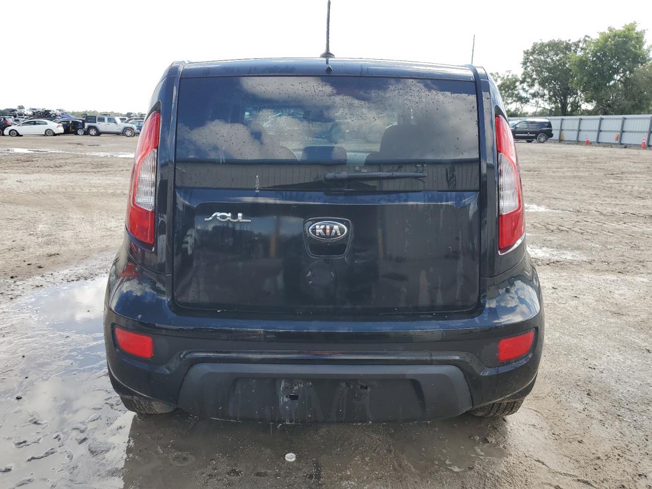 2013 Kia Soul + VIN: KNDJT2A61D7505827 Lot: 73805894