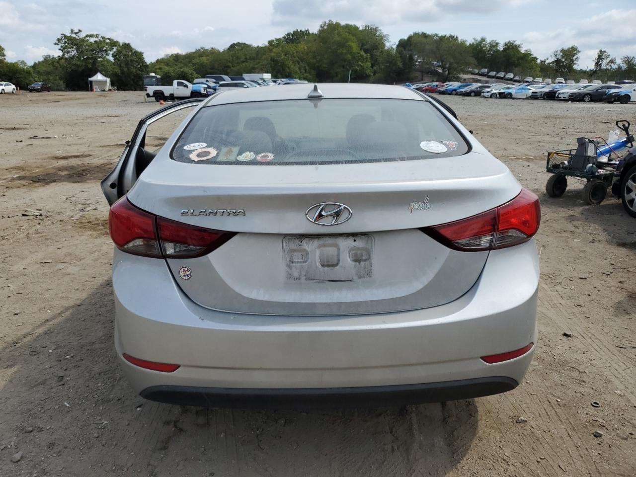 2016 Hyundai Elantra Se VIN: 5NPDH4AE8GH792133 Lot: 70869294