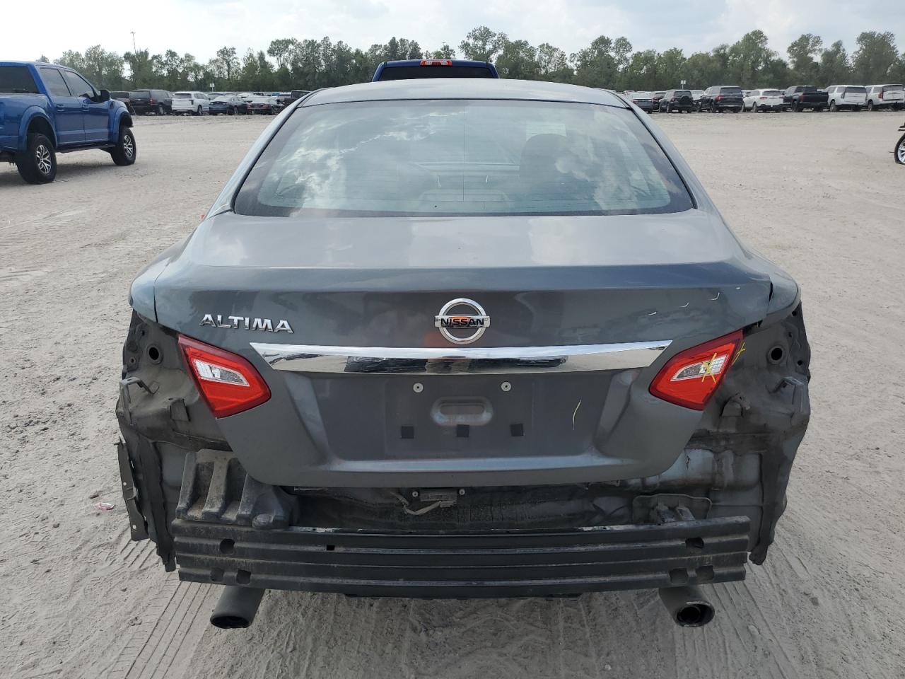 2017 Nissan Altima - Image 6