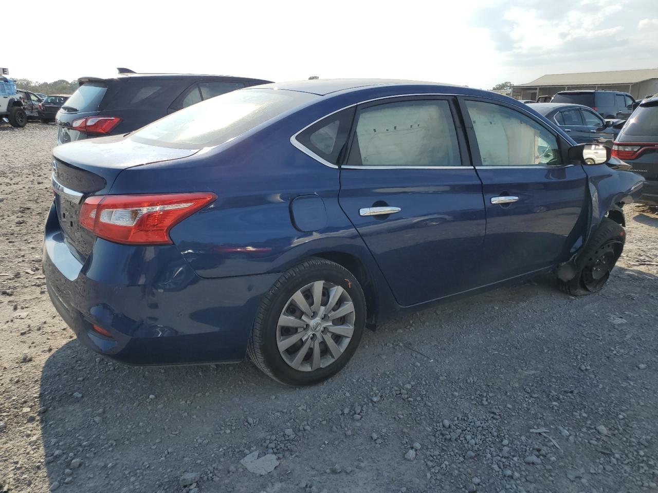 2016 Nissan Sentra - Image 3