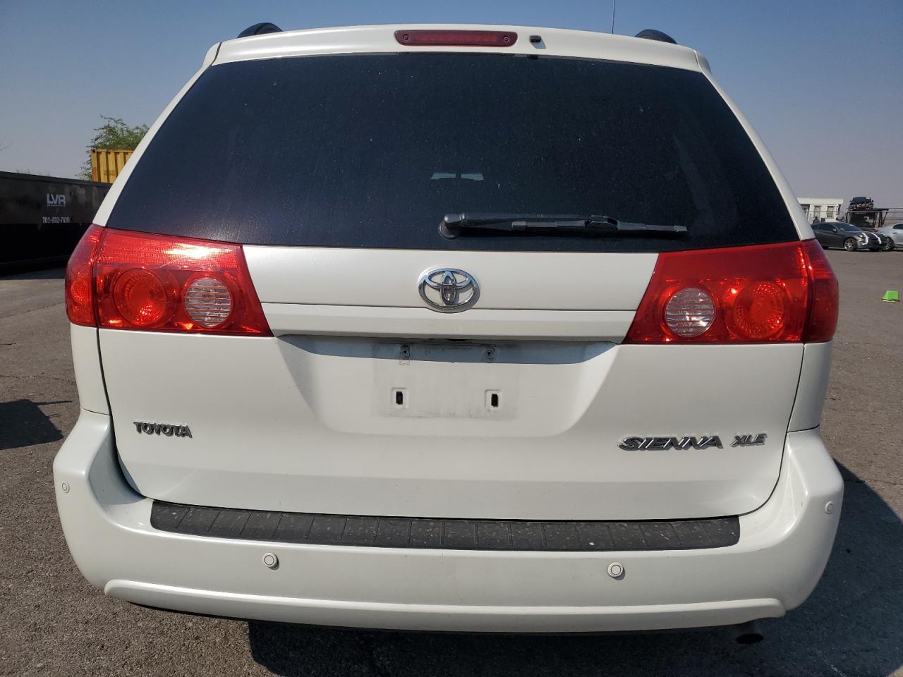 5TDYK4CC8AS330669 2010 Toyota Sienna Xle