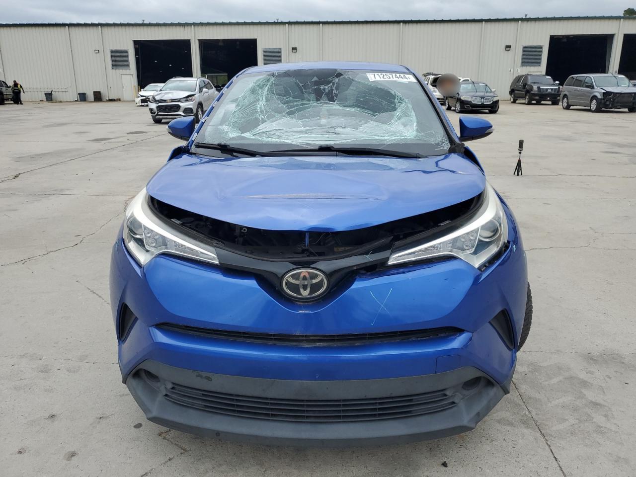 VIN NMTKHMBX5JR018610 2018 TOYOTA C-HR no.5