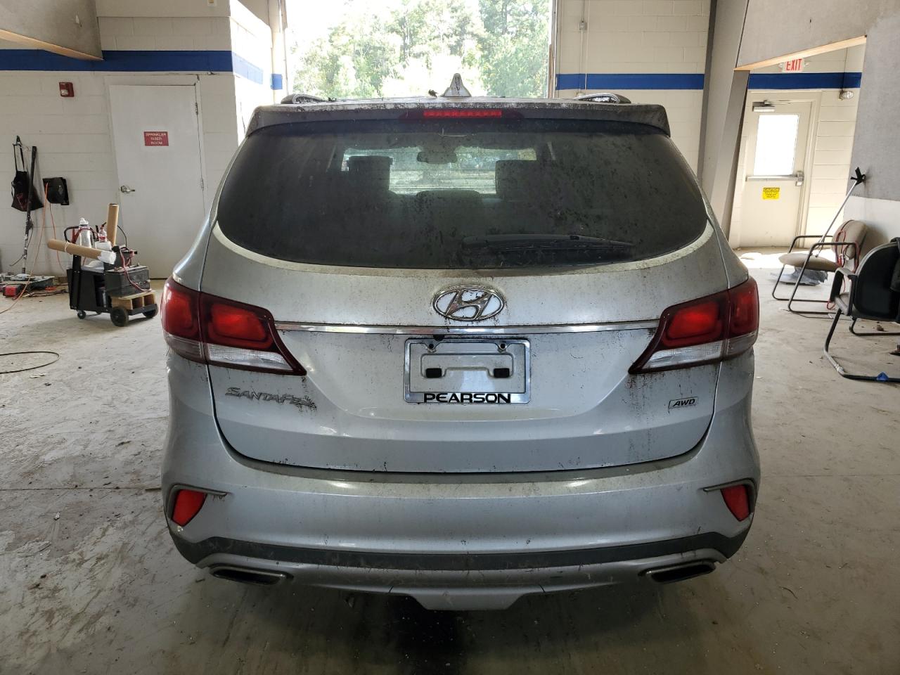 KM8SMDHF4HU213661 2017 Hyundai Santa Fe Se