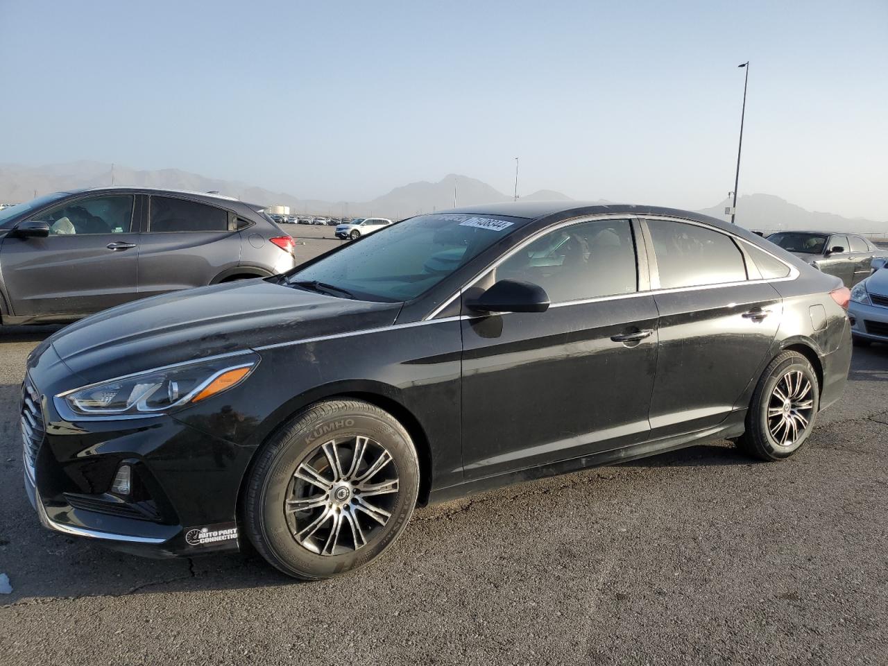 5NPE24AF2JH677677 2018 HYUNDAI SONATA - Image 1