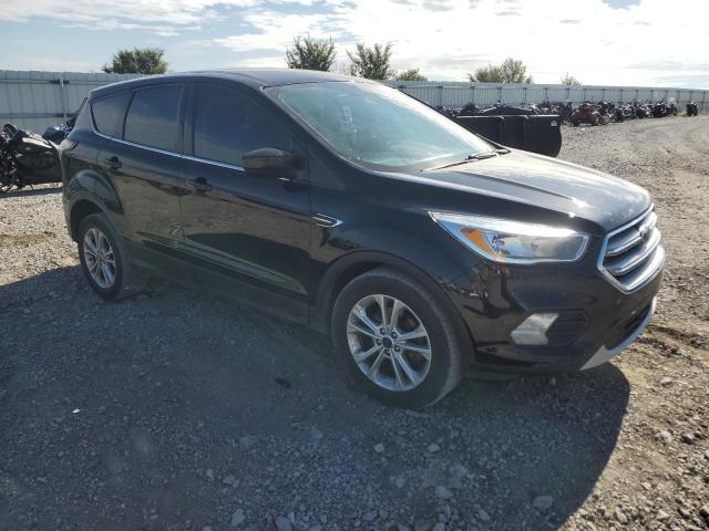  FORD ESCAPE 2017 Czarny