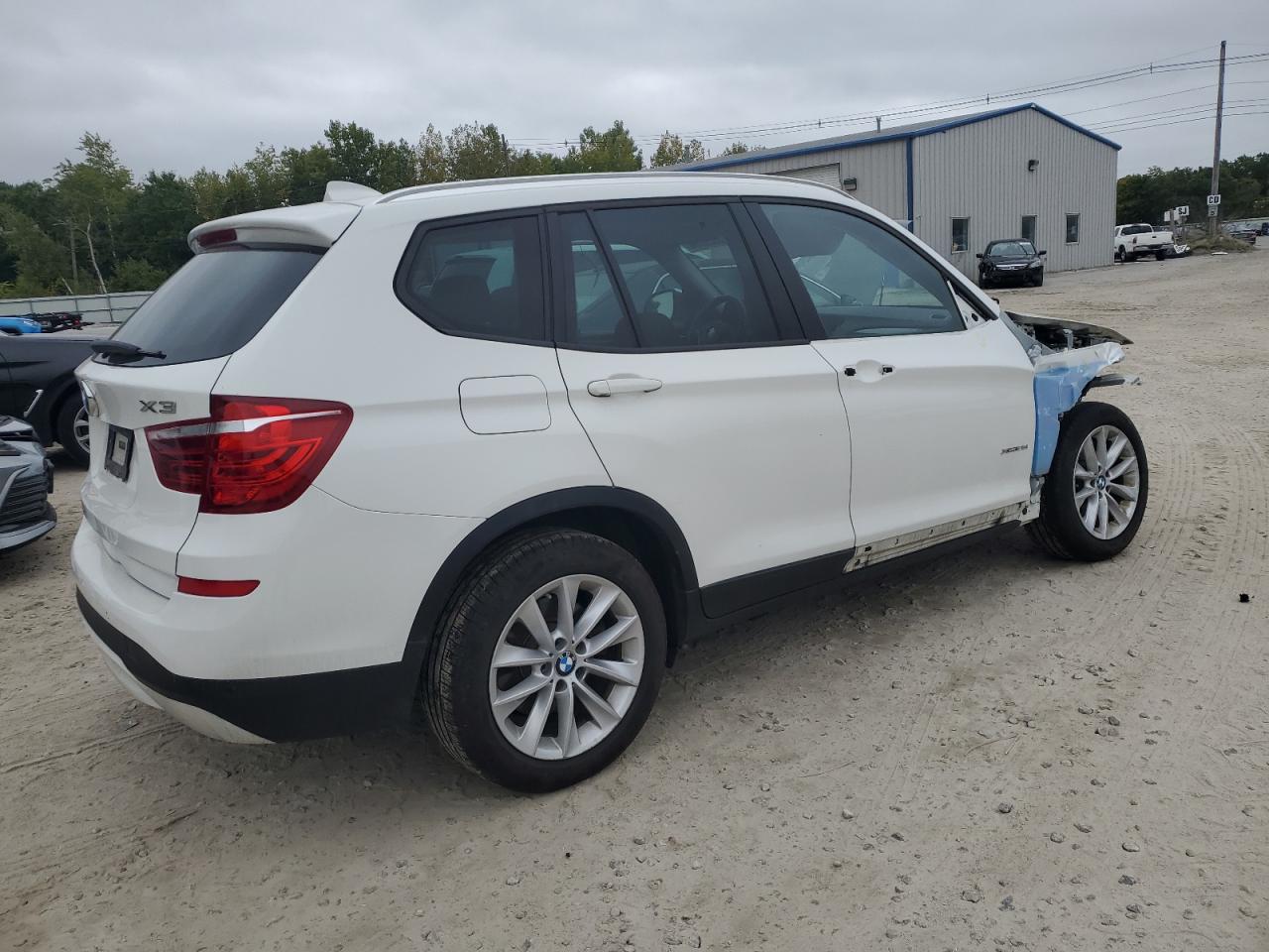 VIN 5UXWX9C31H0W69629 2017 BMW X3 no.3