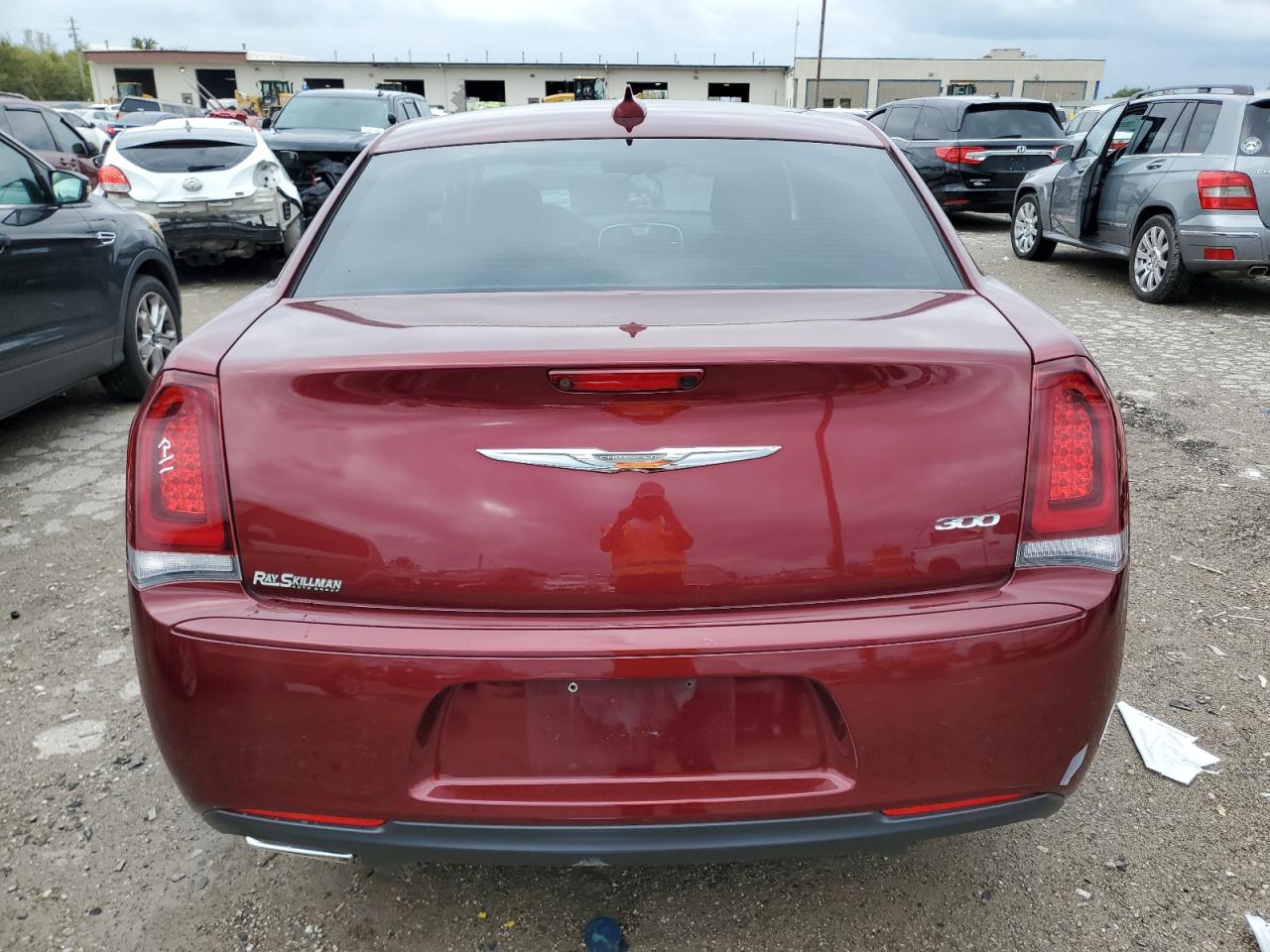 2C3CCAAG1KH613575 2019 Chrysler 300 Touring