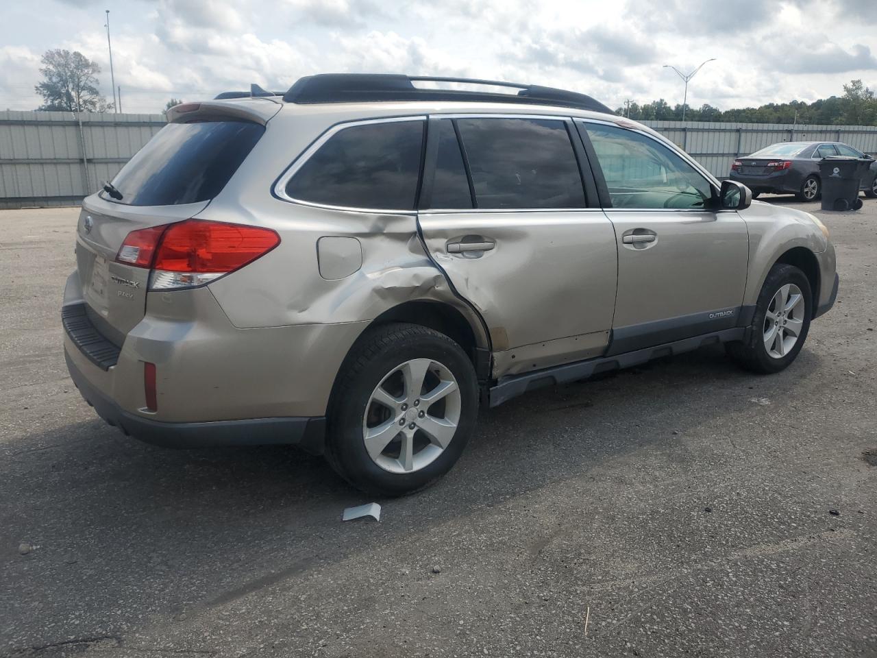 2014 Subaru Outback - Image 3