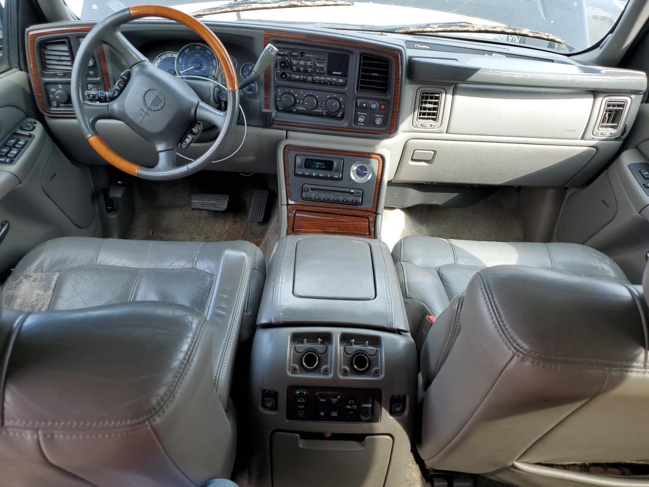 1GYEK63N52R130262 2002 Cadillac Escalade Luxury