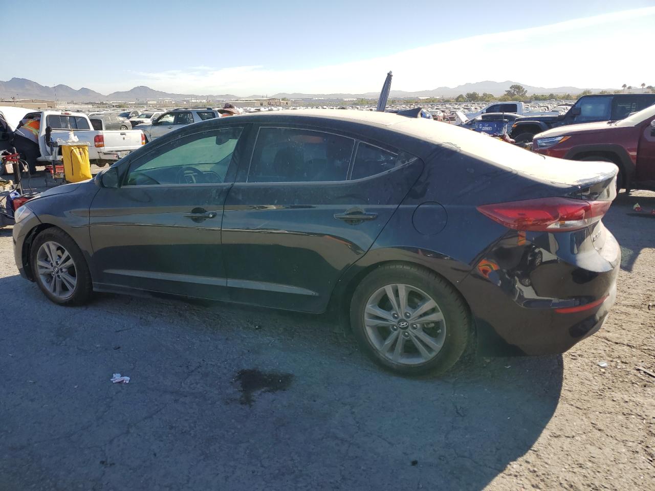 VIN 5NPD84LF7JH278433 2018 HYUNDAI ELANTRA no.2