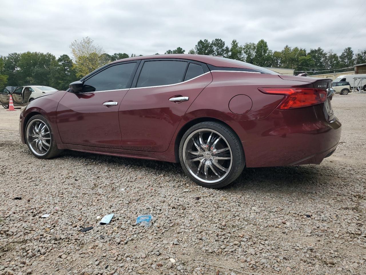 2016 Nissan Maxima - Image 2
