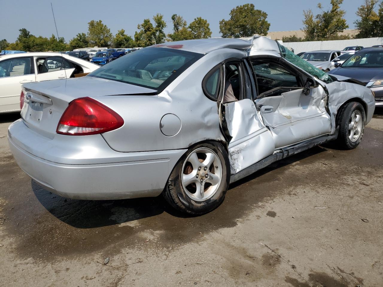 2007 Ford Taurus - Image 3