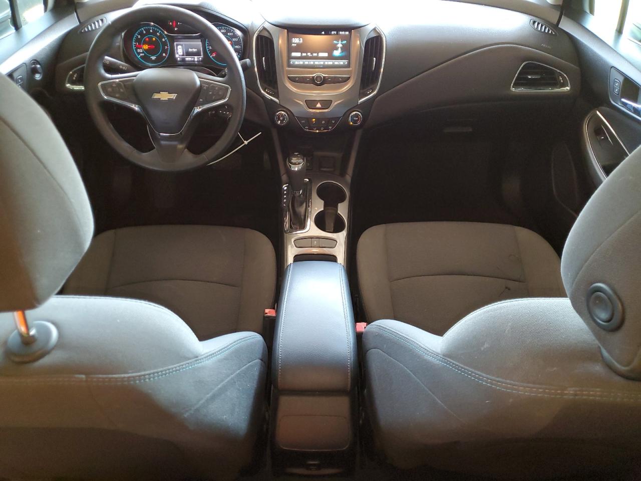 2017 Chevrolet Cruze - Image 8