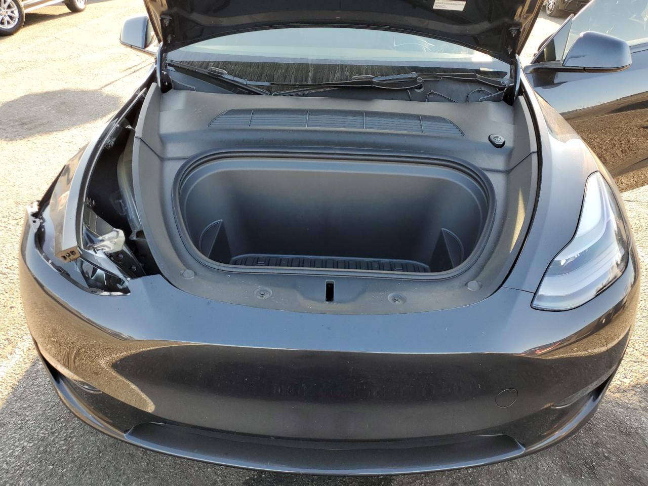 7SAYGDEE9RF032280 2024 Tesla Model Y