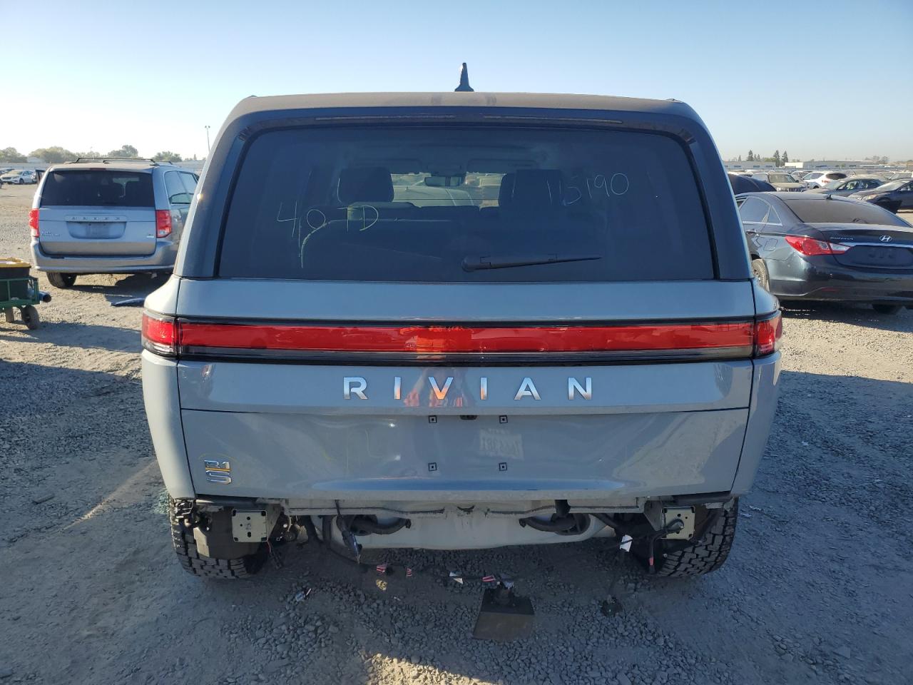 7PDSGABA0PN005768 2023 Rivian R1S Adventure