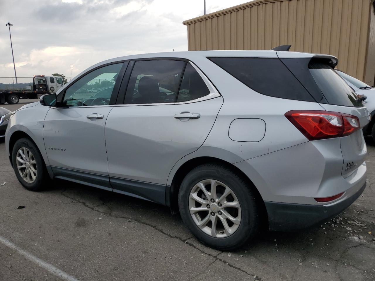 2GNAXJEV6J6127295 2018 Chevrolet Equinox Lt