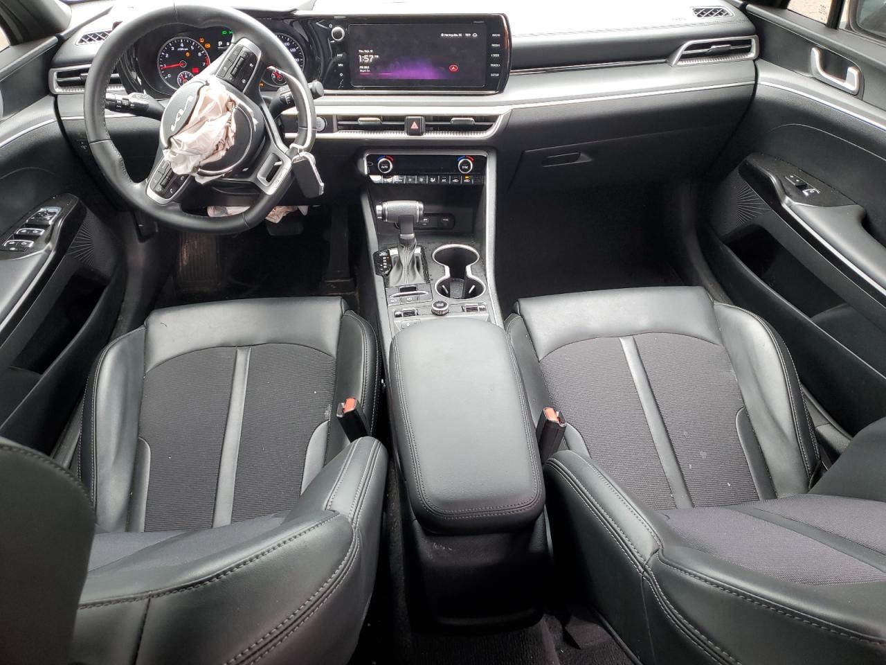 2024 Kia K5 - Image 8
