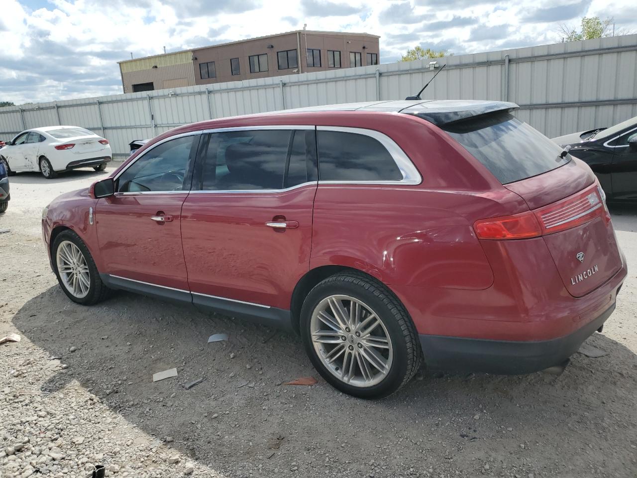 2014 Lincoln MKT - Image 2
