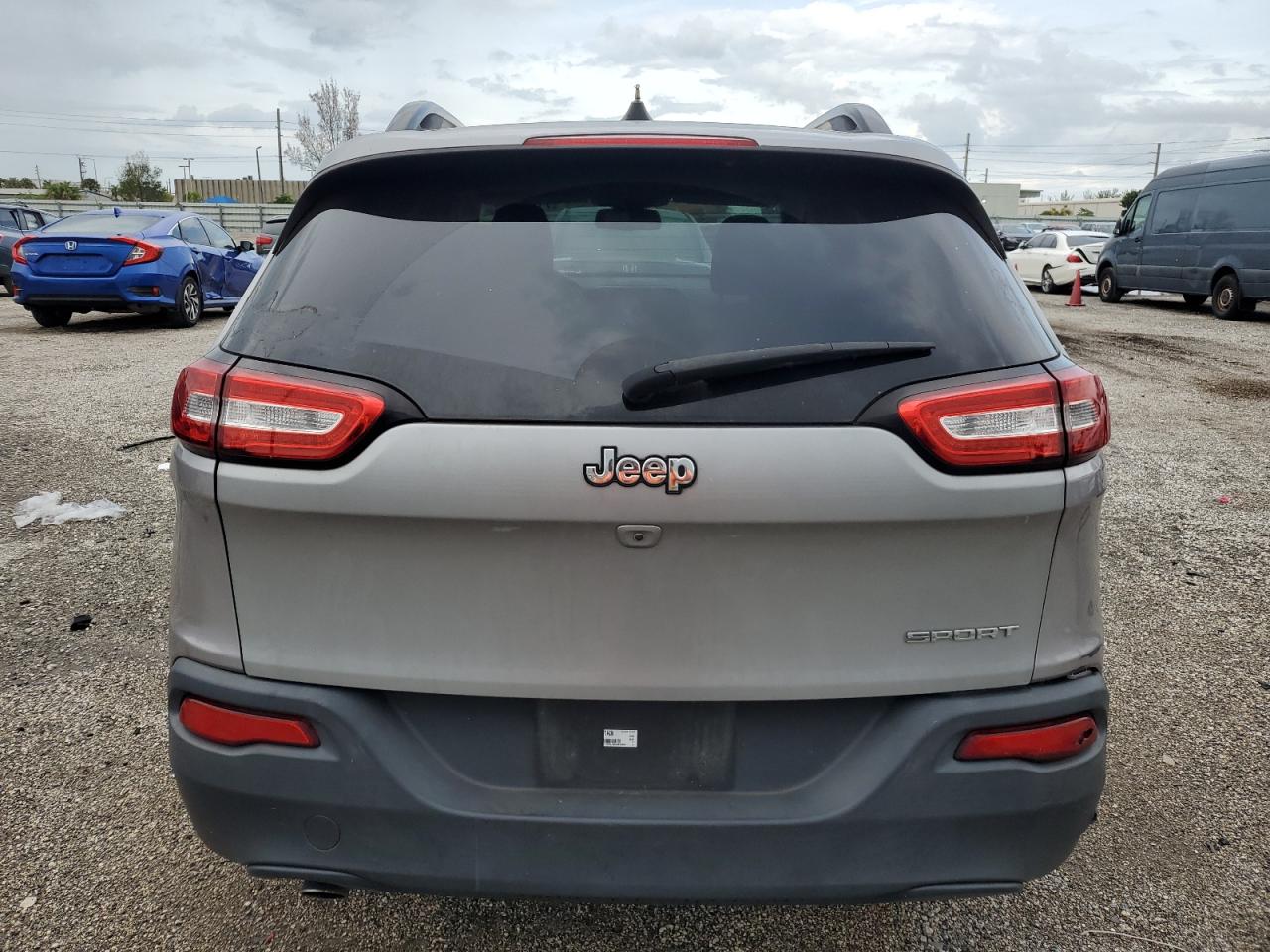 1C4PJLAB5HW616993 2017 Jeep Cherokee Sport