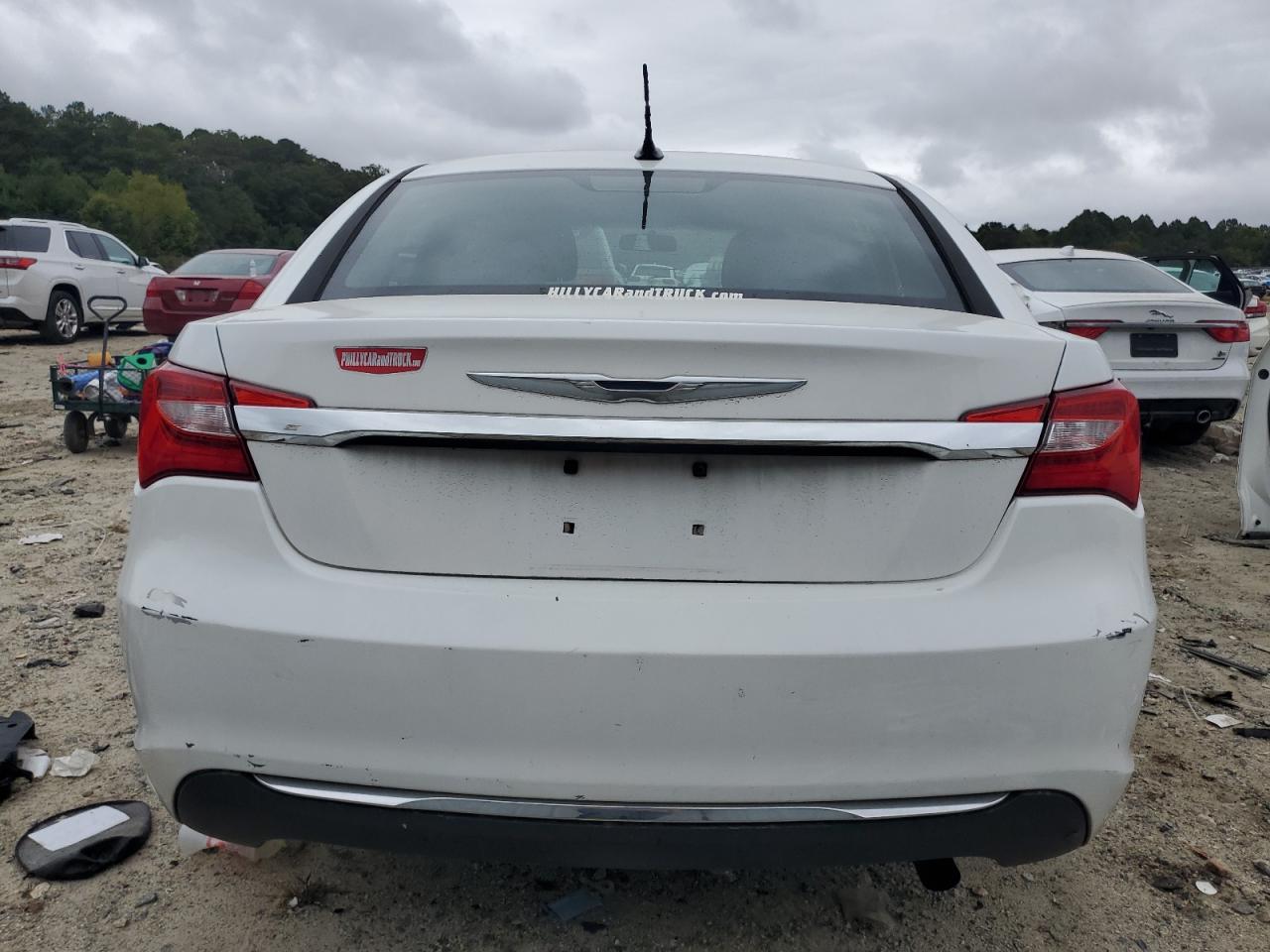 2013 Chrysler 200 - Image 6