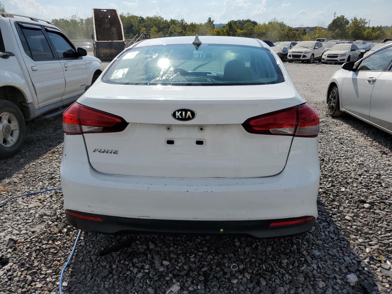 2018 Kia Forte Lx VIN: 3KPFK4A79JE235593 Lot: 72643174