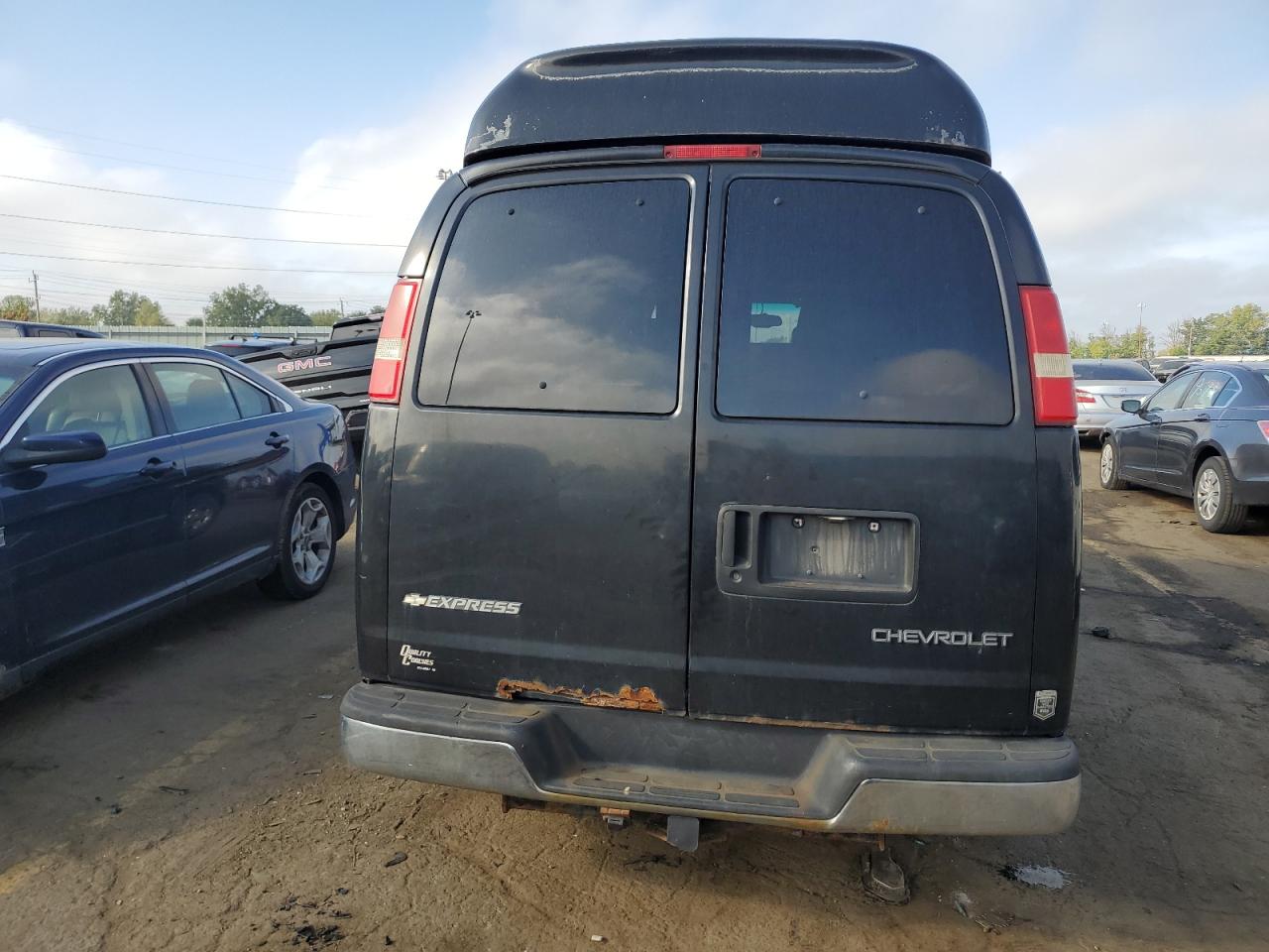 1GBFG15T531116960 2003 Chevrolet Express G1500