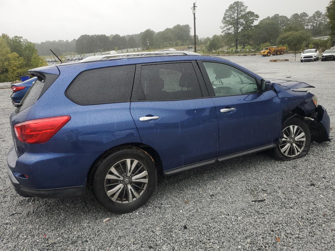 2018 Nissan Pathfinder - Image 3