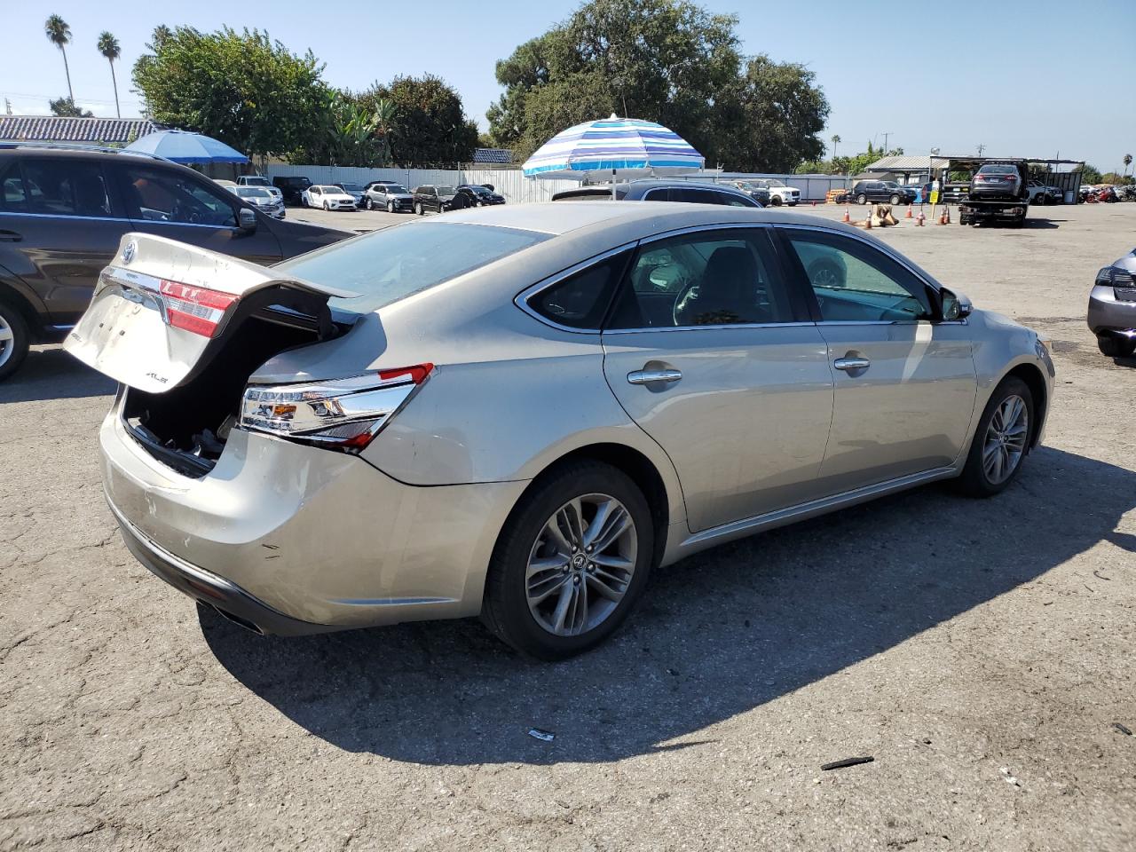 2013 Toyota Avalon - Image 3