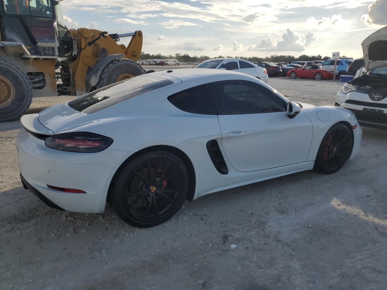 2017 Porsche Cayman - Image 3