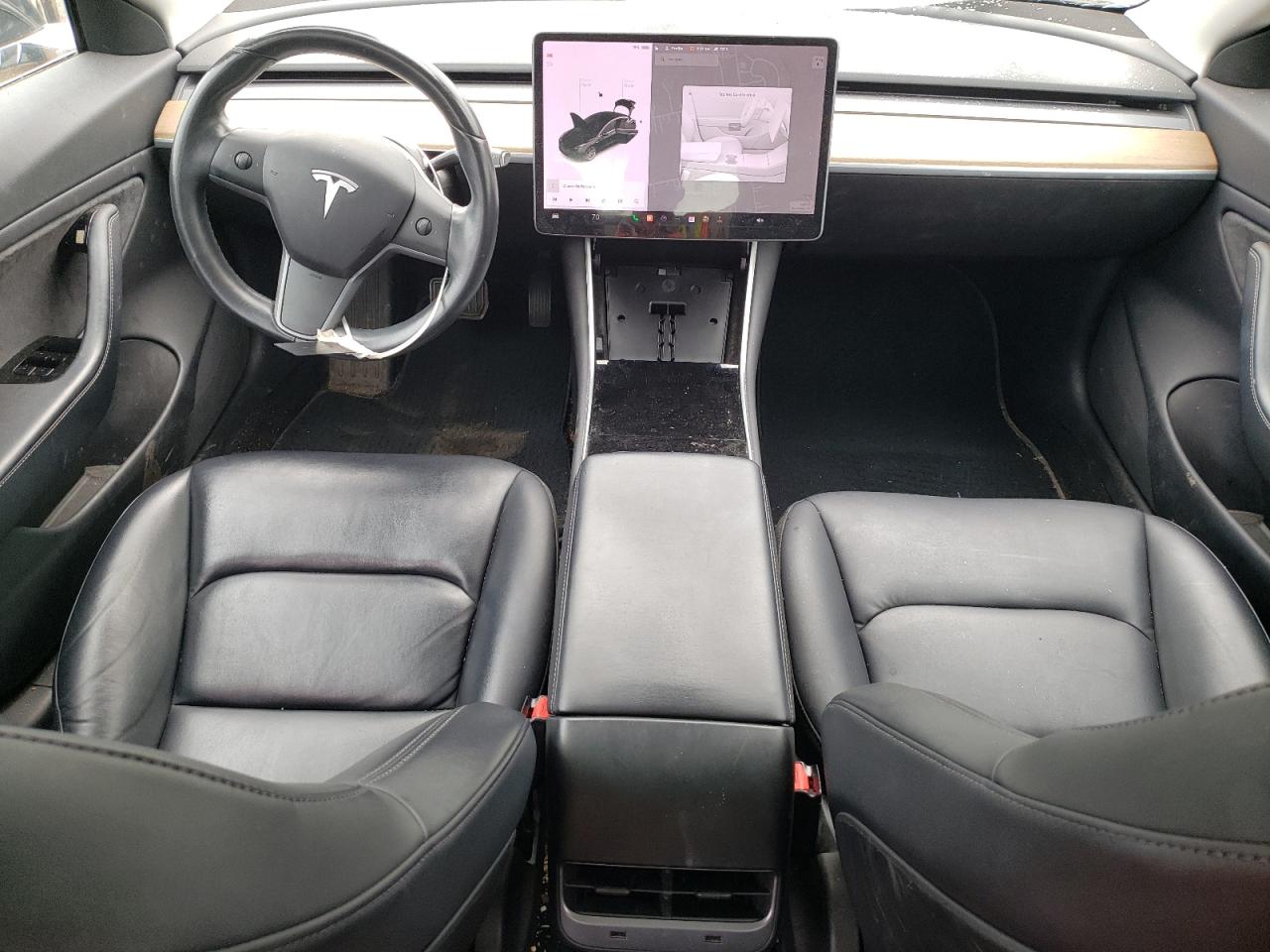 5YJ3E1EB9JF068511 2018 Tesla Model 3