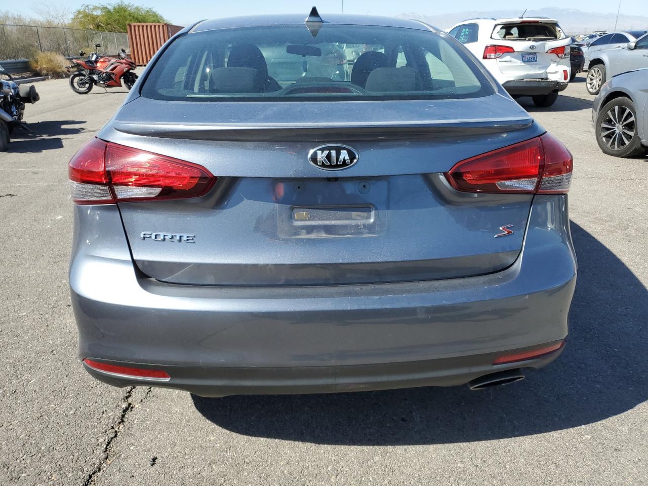 2018 Kia Forte Lx VIN: 3KPFL4A78JE275936 Lot: 72043354