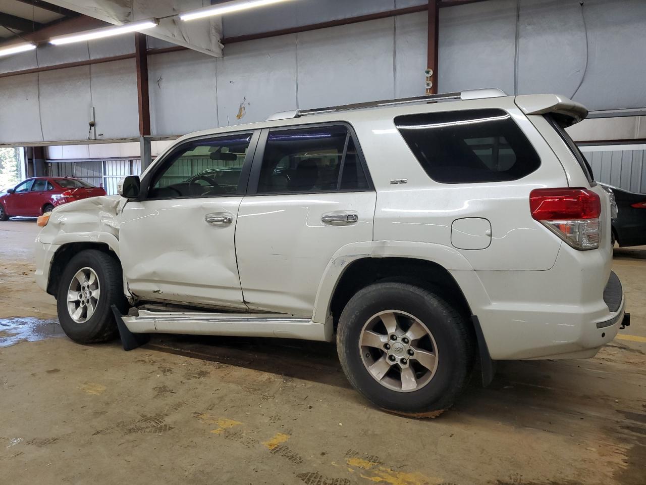 VIN JTEBU5JR2D5117817 2013 TOYOTA 4RUNNER no.2