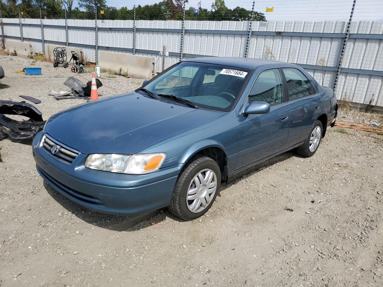 2001 Toyota Camry Ce VIN: 4T1BG22K61U833323 Lot: 70571684