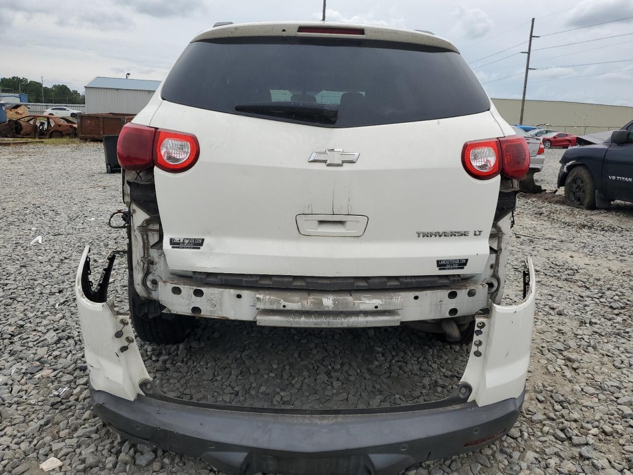 1GNKRGED0BJ247588 2011 Chevrolet Traverse Lt