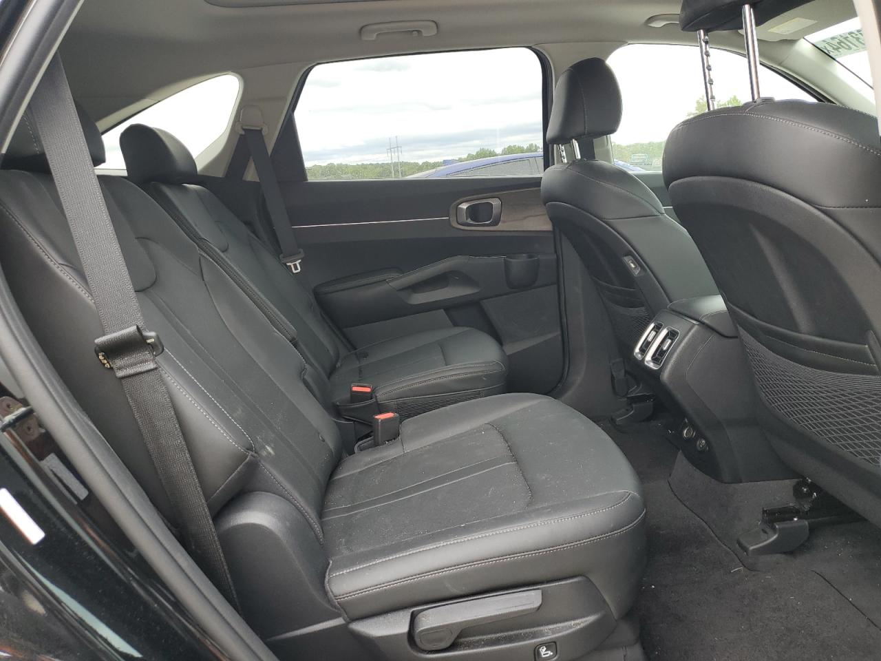 2023 Kia Sorento - Image 11