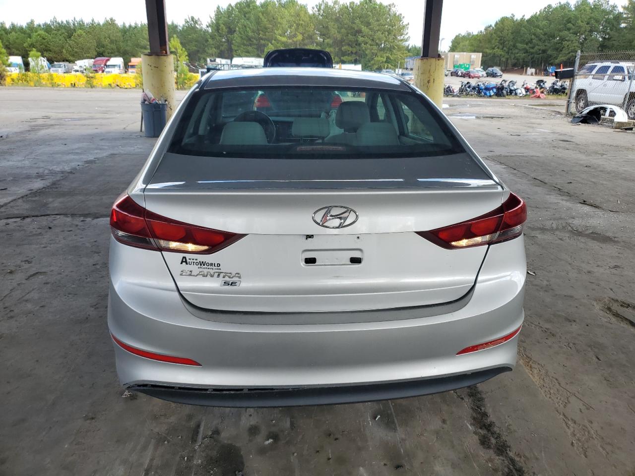 5NPD74LF8JH235982 2018 Hyundai Elantra Se