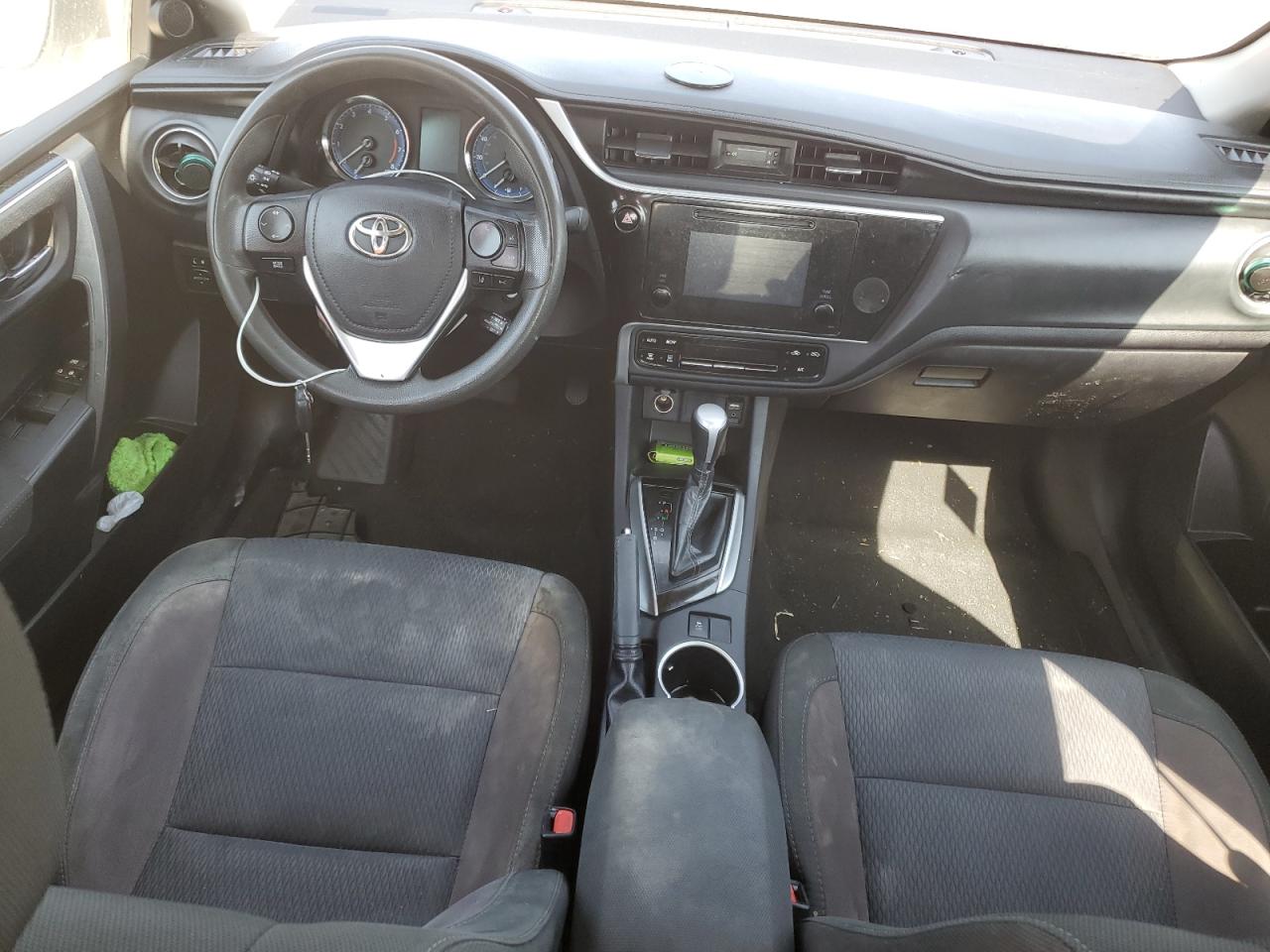 2T1BURHE4JC121252 2018 Toyota Corolla L