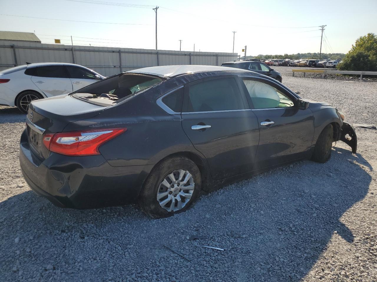 2016 Nissan Altima - Image 3