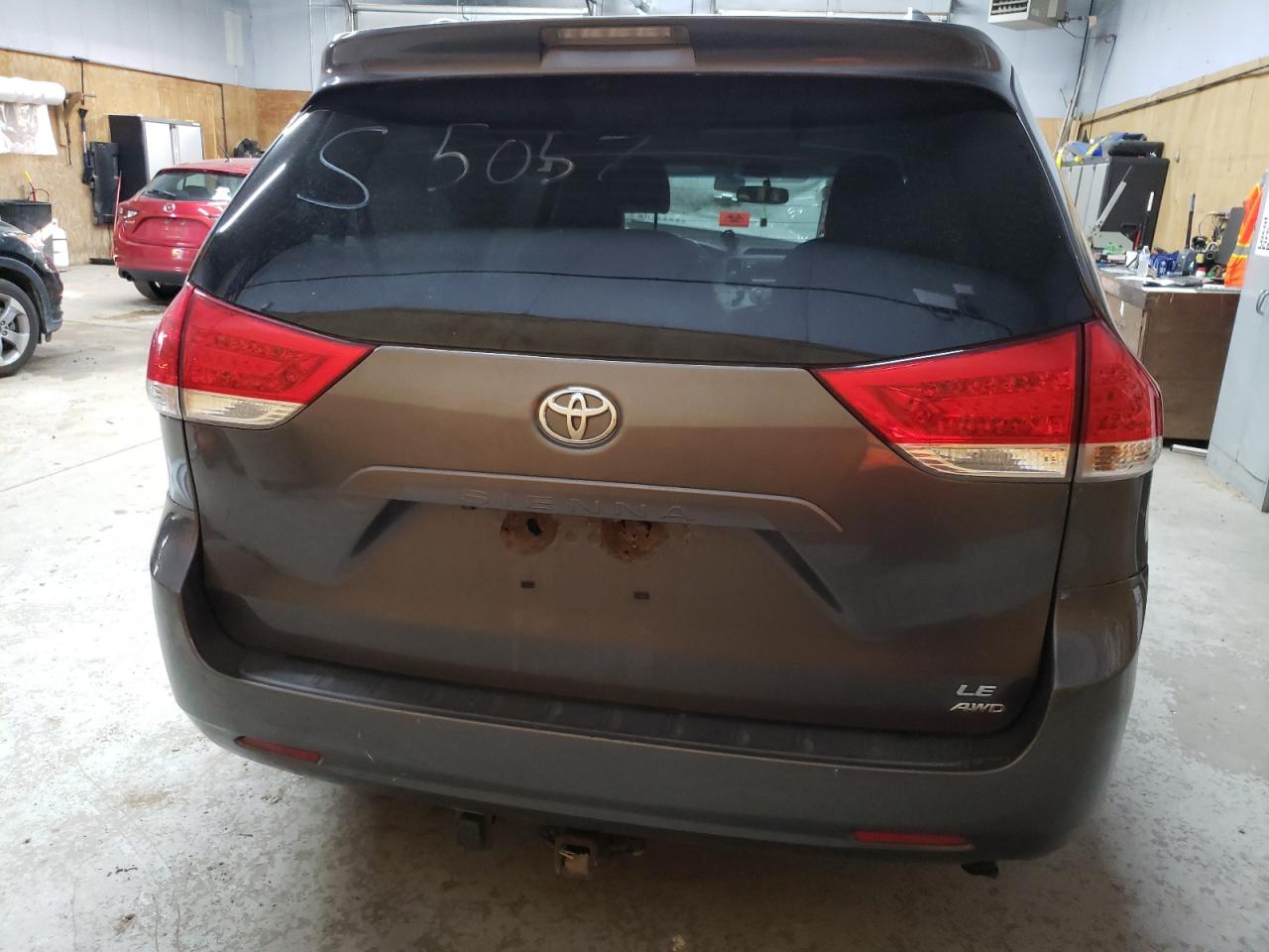 2011 Toyota Sienna Le VIN: 5TDJK3DC3BS025057 Lot: 70586244