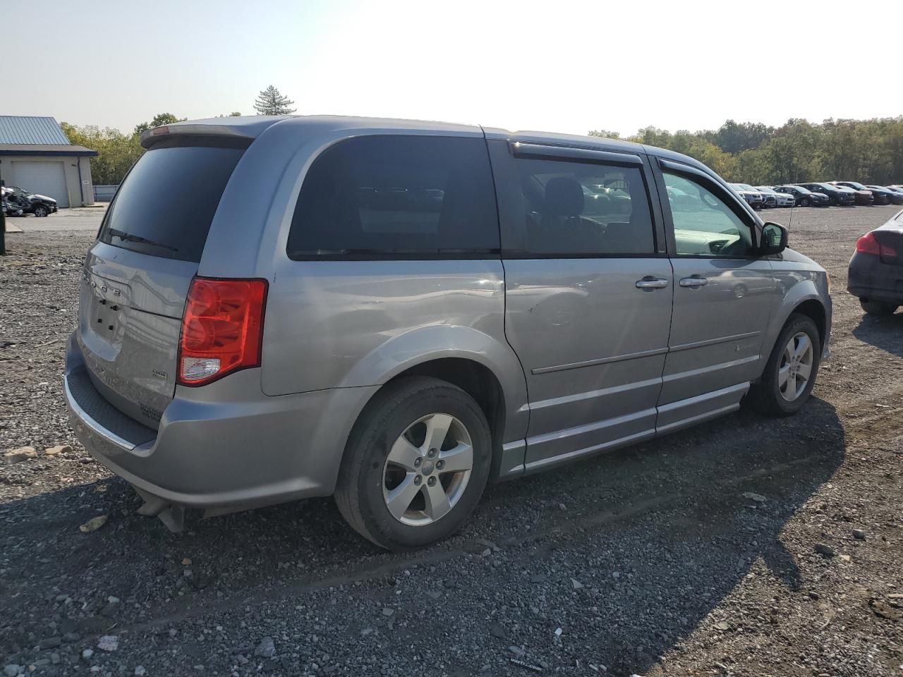 2013 Dodge Caravan - Image 3