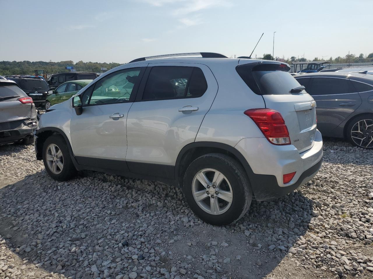2022 Chevrolet Trax - Image 2