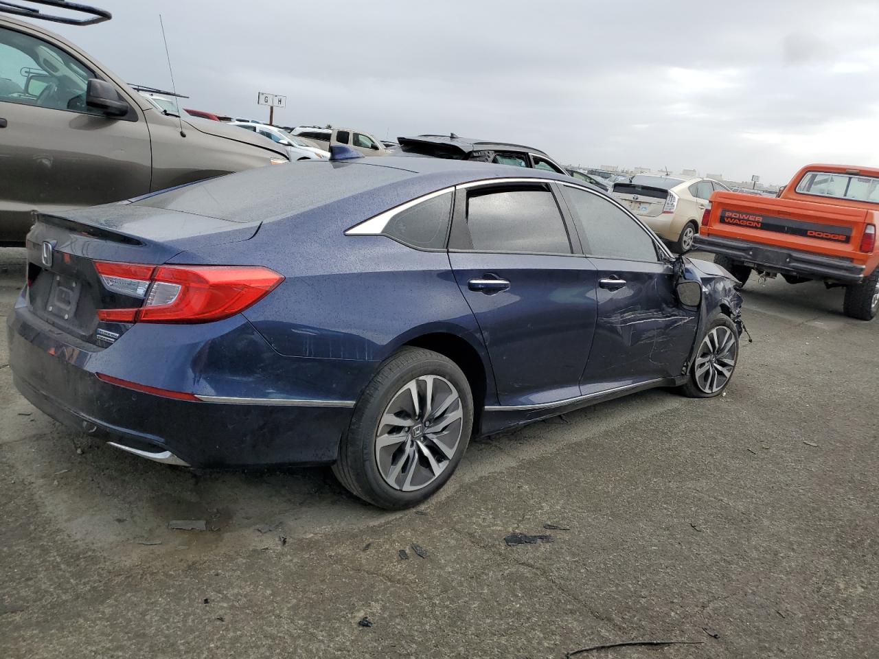 2018 Honda Accord Touring Hybrid VIN: 1HGCV3F90JA010501 Lot: 70790644