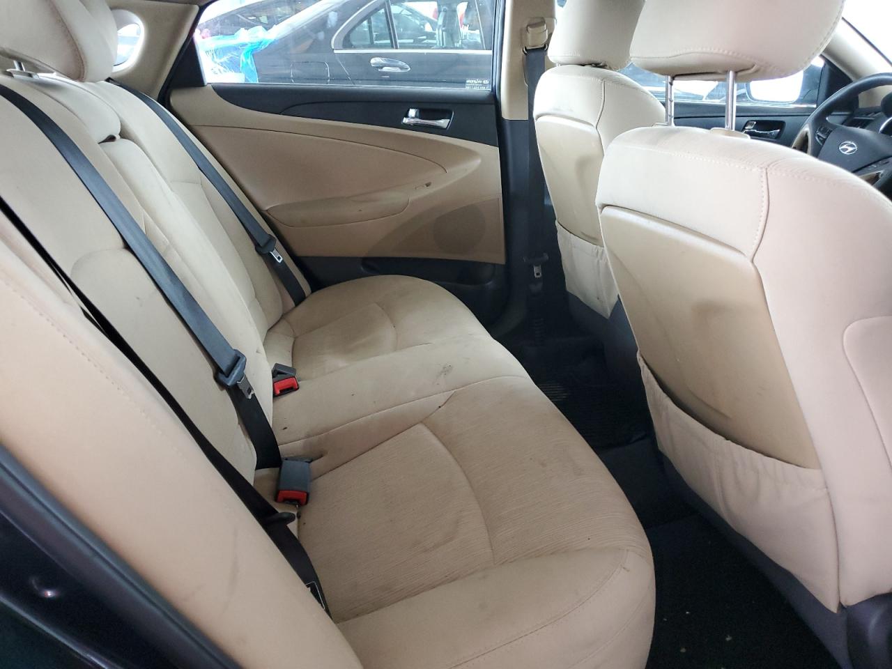 2011 Hyundai Sonata - Image 10
