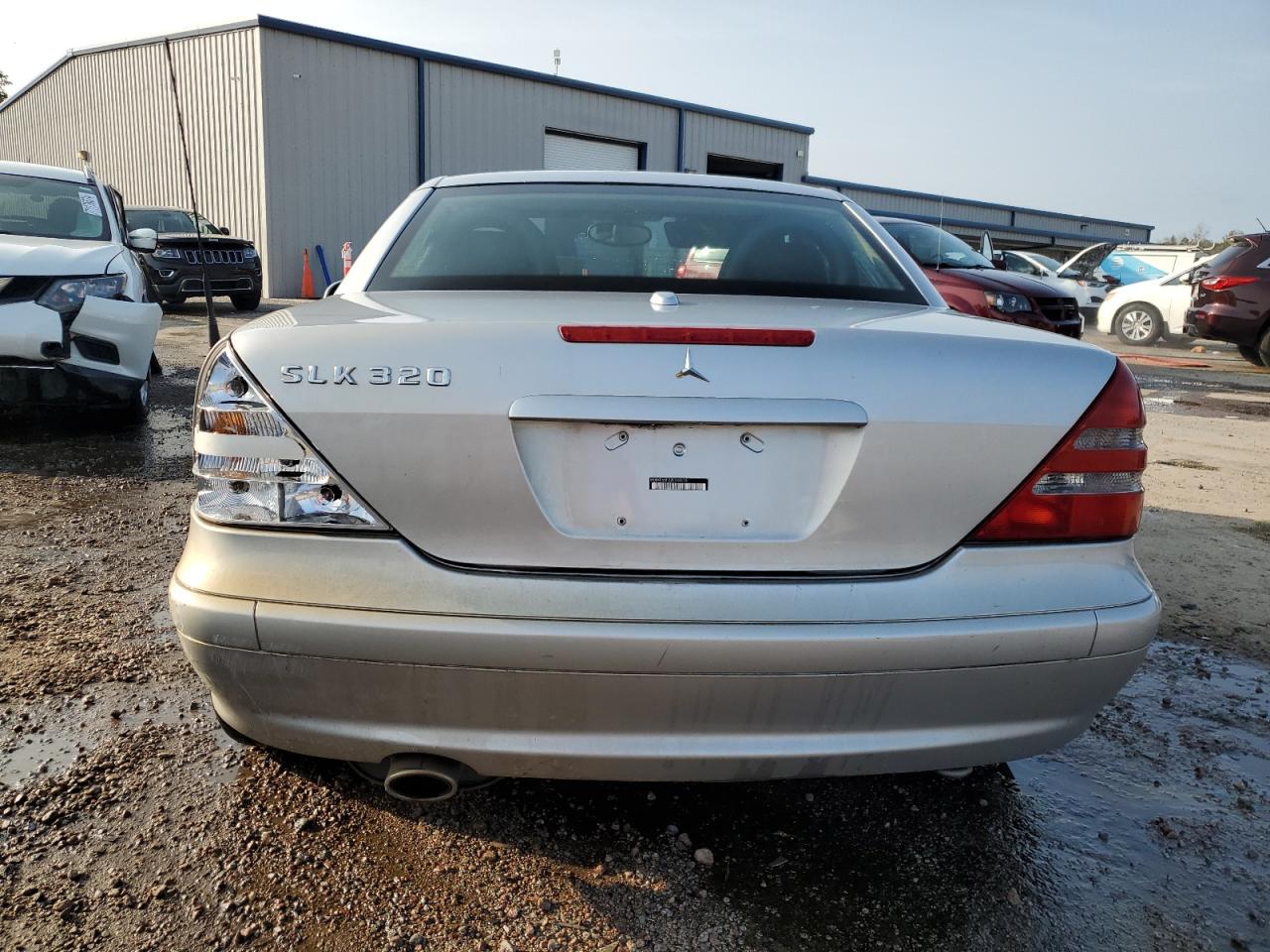 WDBKK65F22F248235 2002 Mercedes-Benz Slk 320