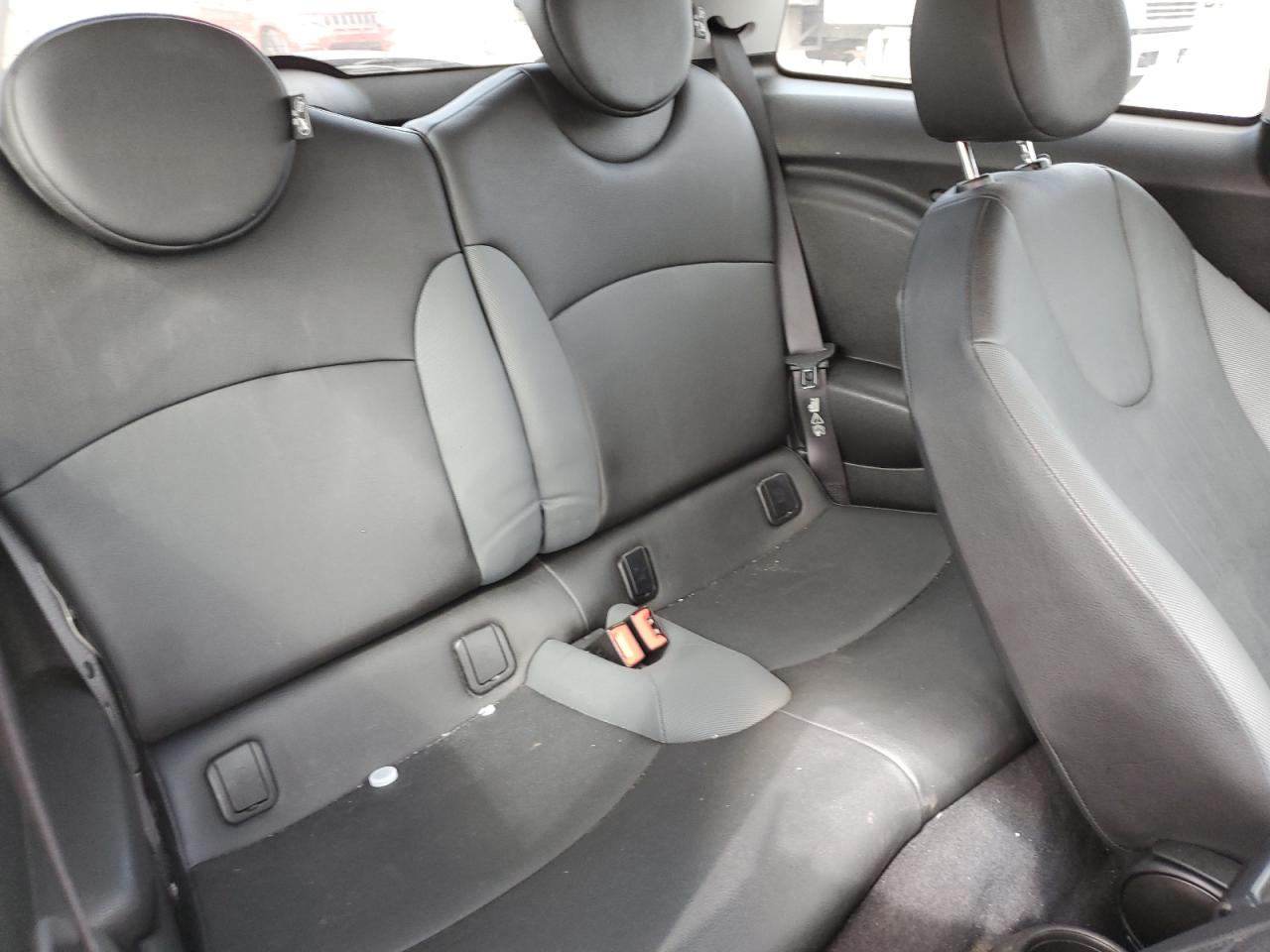 2010 MINI Cooper - Image 10