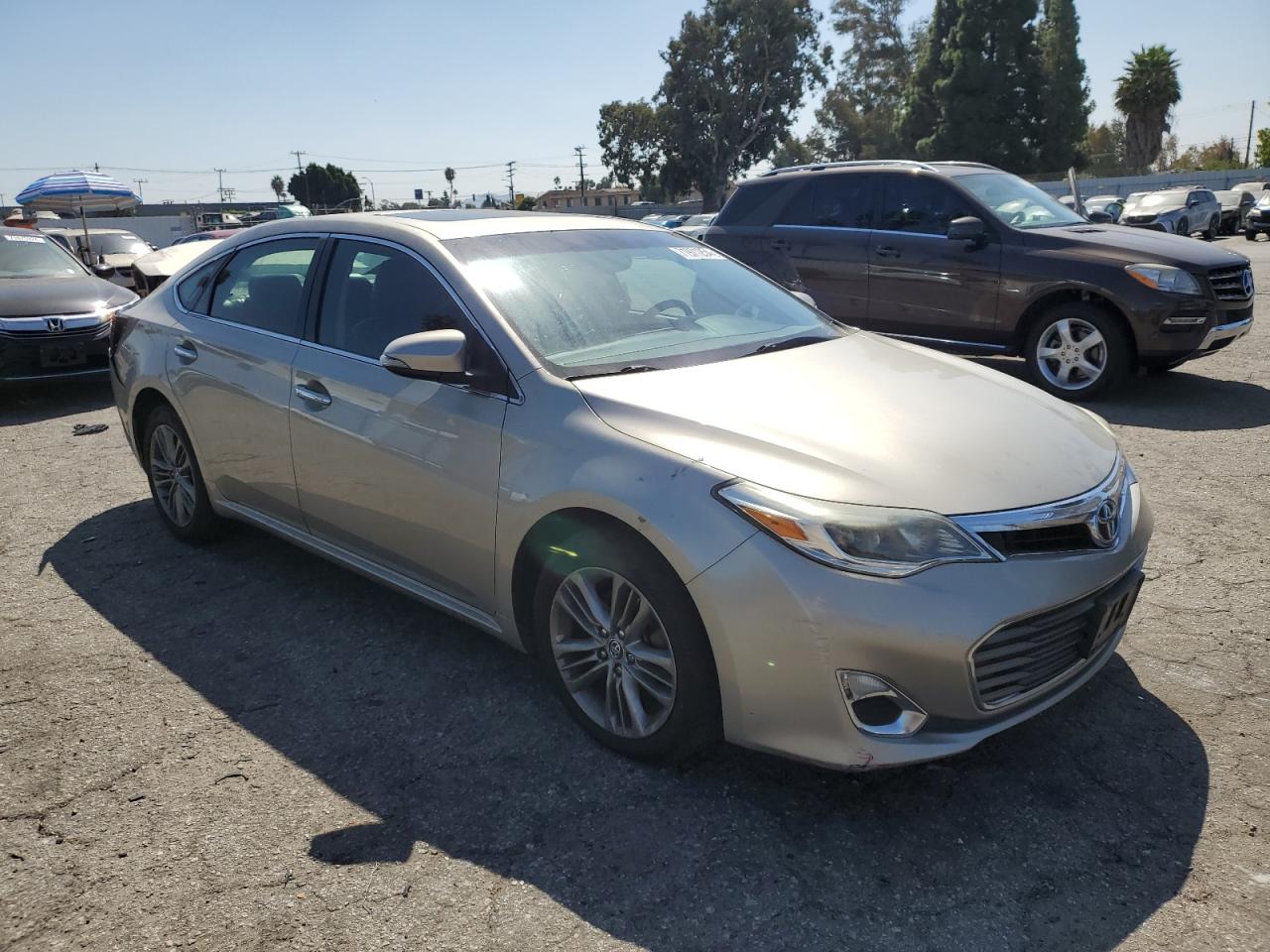 2013 Toyota Avalon - Image 4