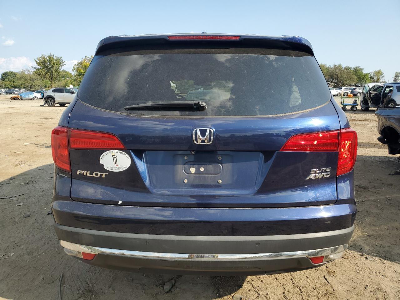 5FNYF6H03HB001116 2017 Honda Pilot Elite